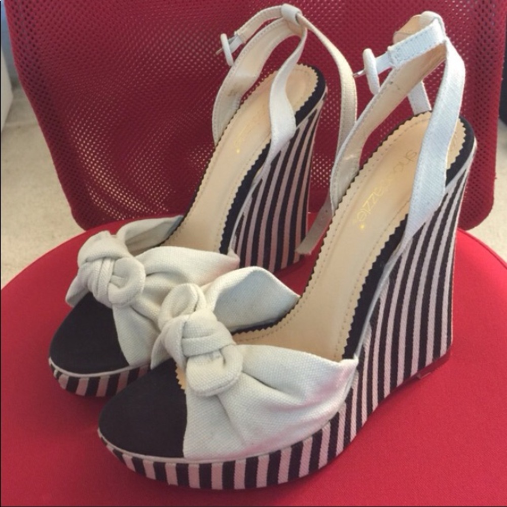 Adorable platform sandals!